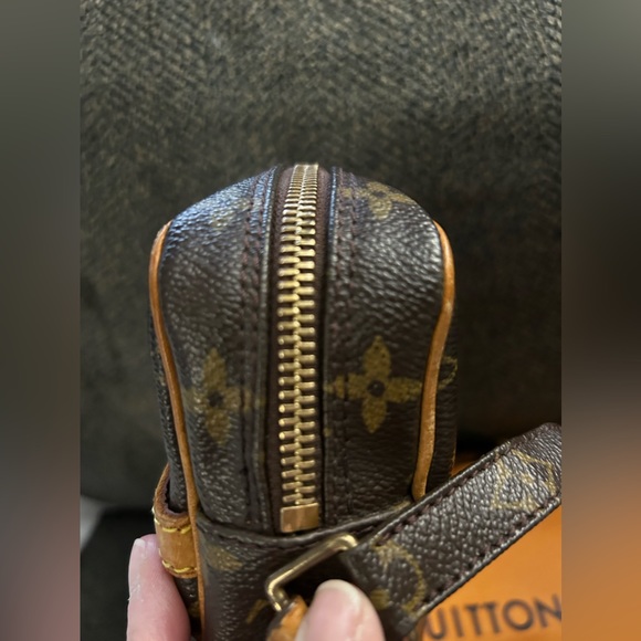 ***SOLD***Authentic Louis Vuitton Danube in lovely vintage condition. - Picture 4 of 16